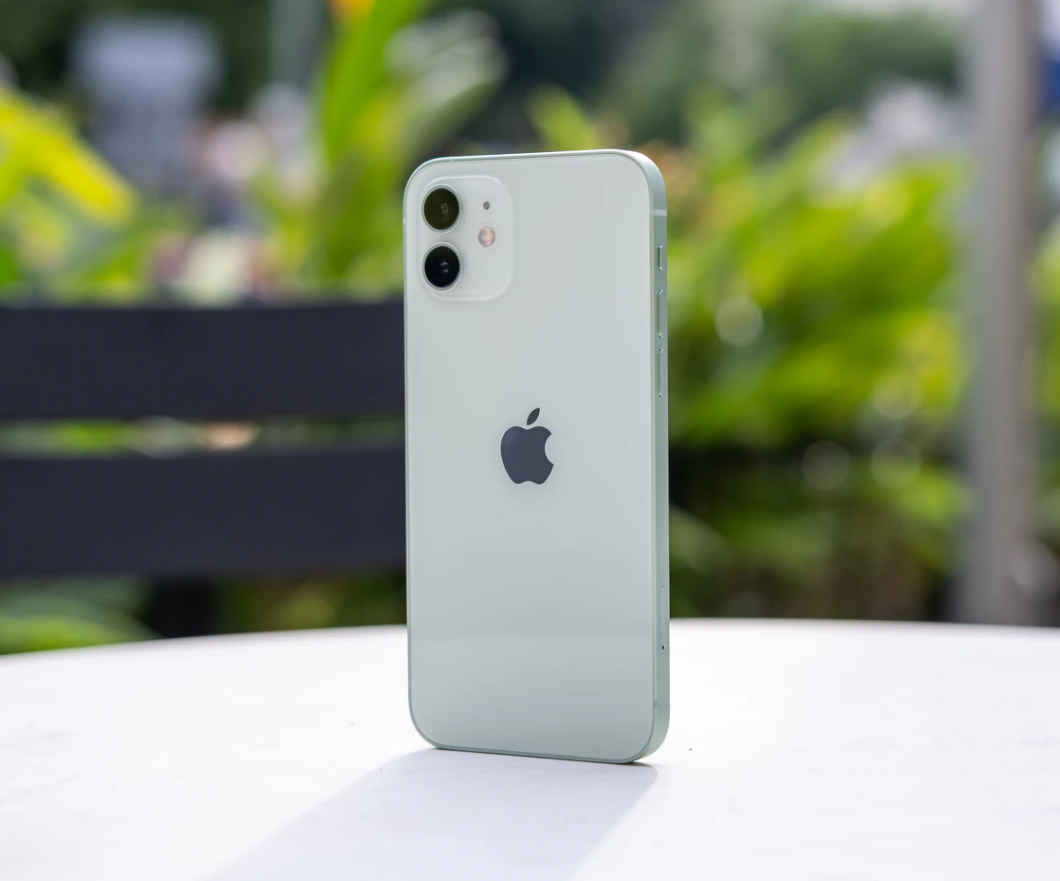 突泉苹果手机维修分享iPhone 12 不慎落入水中如何处理 